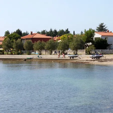 With A Parking Space Novigrad - 15227 Lägenhet *